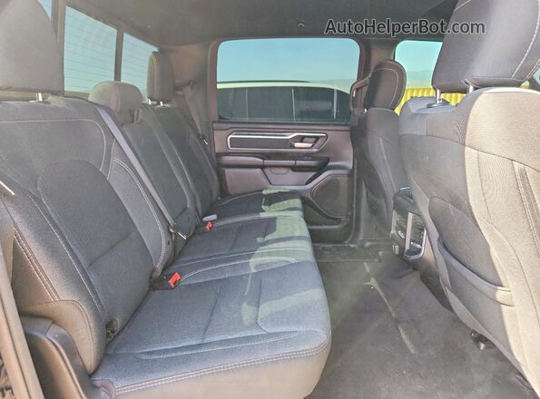 1C6SRFFT8LN123577 2020 RAM 1500 Black Vista de los asientos traseros