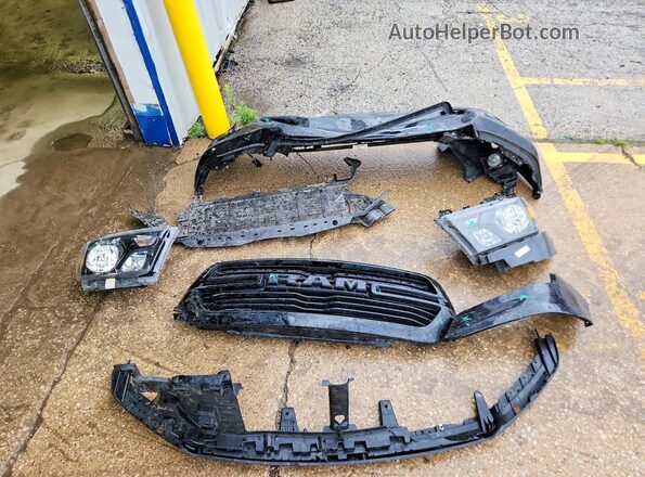 1C6SRFFT8LN236543 2020 RAM 1500 Black Engine compartment view
