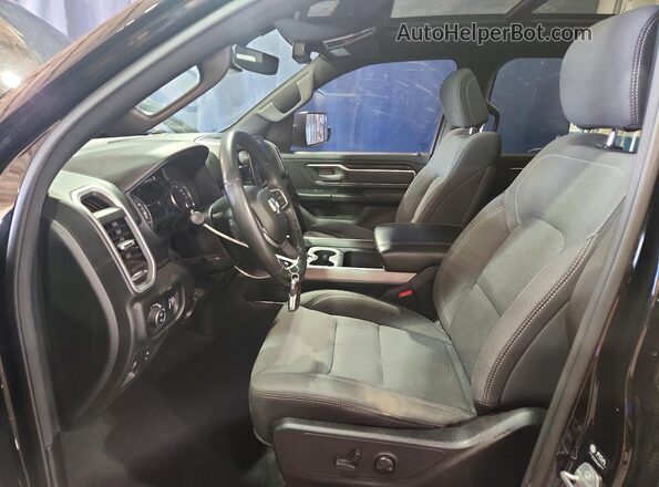 1C6SRFFT8PN582078 2023 RAM 1500 Black წინა სალონის ხედი