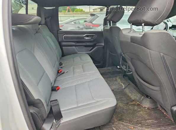 1C6SRFFT8PN703353 2023 DODGE RAM White Vista de los asientos traseros
