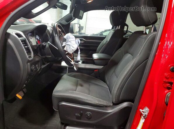 1C6SRFFTXLN368980 2020 RAM 1500 Red წინა სალონის ხედი