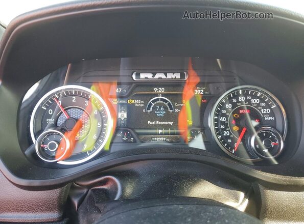 1C6SRFGP5SN628315 2025 RAM 1500 Charcoal ხელსაწყოთა პანელის ხედი
