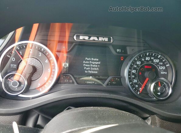 1C6SRFGP5SN699773 2025 RAM 1500 White Instrument cluster view