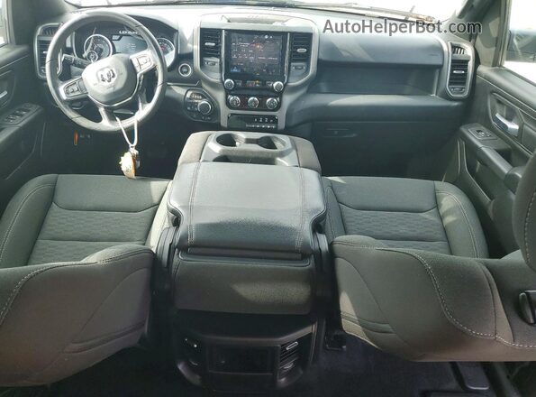 1C6SRFGP5SN699773 2025 RAM 1500 White Dashboard view