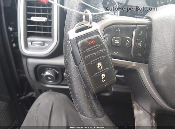 1C6SRFGT9KN651271 2019 RAM 1500 Black Dashboard view