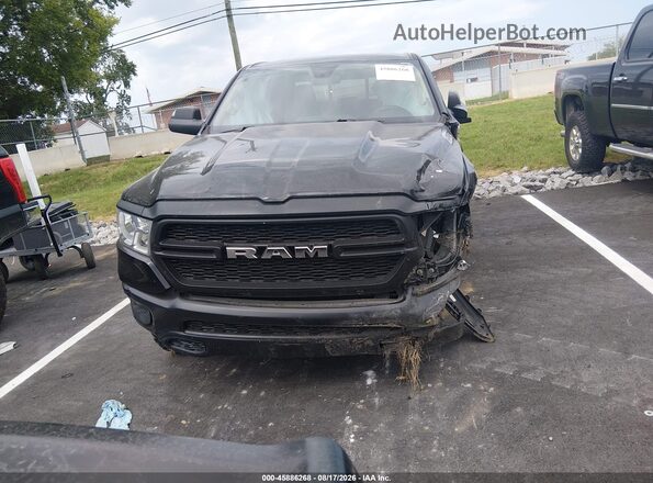 1C6SRFGT9KN651271 2019 RAM 1500 Black Instrument cluster view