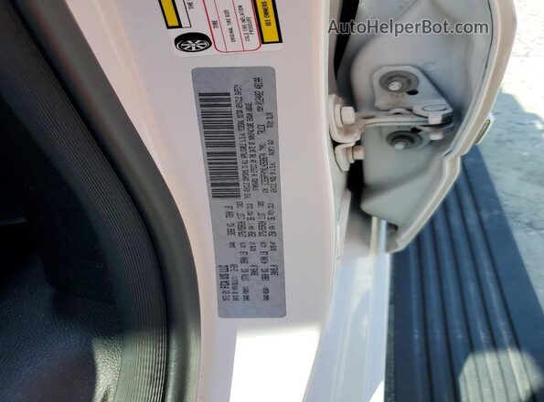 1C6SRFHMXLN268674 2020 RAM 1500 White ძრავის განყოფილების ხედი