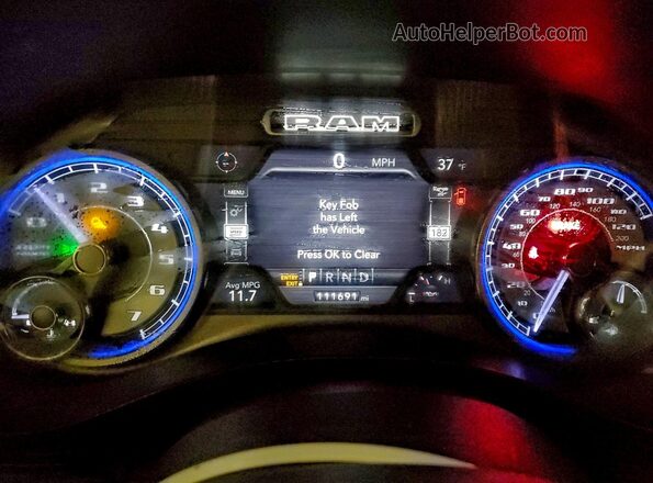 1C6SRFHT2KN572166 2019 RAM 1500 Gray ხელსაწყოთა პანელის ხედი