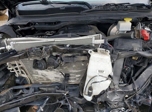 1C6SRFHT4KN626292 2019 RAM 1500 Black Vista interior trasera