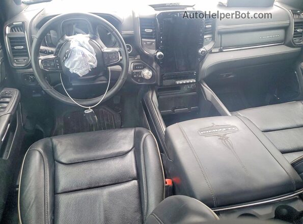 1C6SRFHT4RN155190 2024 RAM 1500 Black Widok deski rozdzielczej