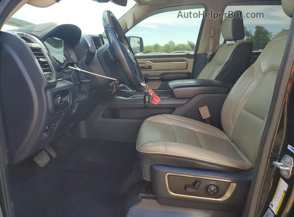1C6SRFHT7KN532939 2019 RAM 1500 Black Widok wnętrza z przodu