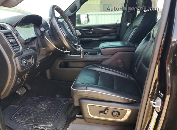1C6SRFHT7MN555141 2021 RAM 1500 Charcoal Vista interior delantera