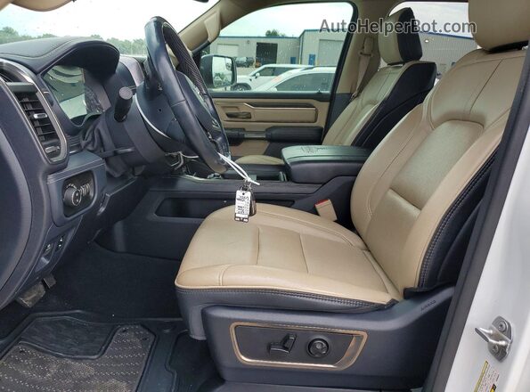 1C6SRFHT8KN889689 2019 RAM 1500 Белый Вид салона спереди