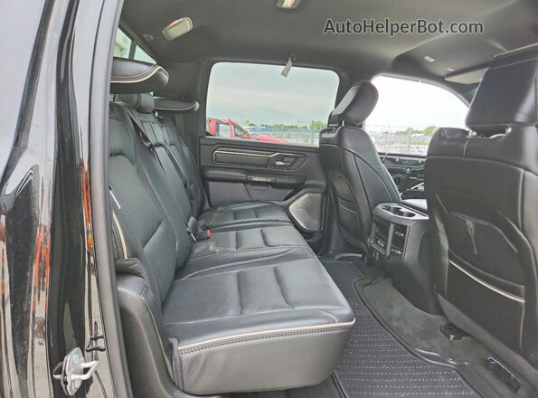 1C6SRFHT9LN422377 2020 RAM 1500 Black Widok tylnych siedzeń