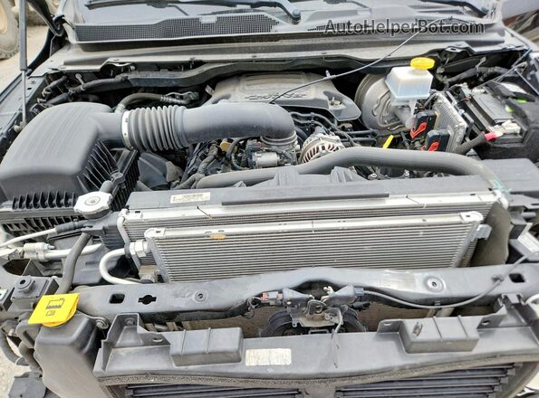 1C6SRFHT9LN422377 2020 RAM 1500 Black Widok wnętrza z tyłu