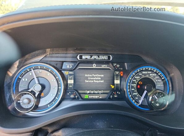 1C6SRFHTXMN512784 2021 RAM 1500 Черный Вид щитка приборов