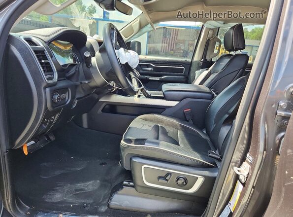 1C6SRFJM1NN237925 2022 RAM 1500 Серый Вид салона спереди