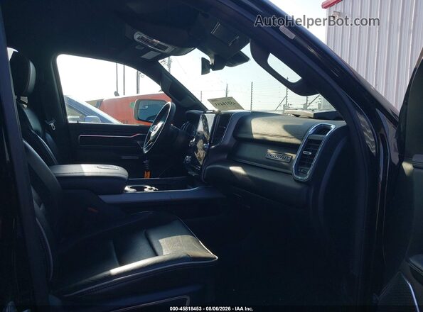 1C6SRFJP1SN561835 2025 RAM 1500 Black Widok wnętrza z przodu