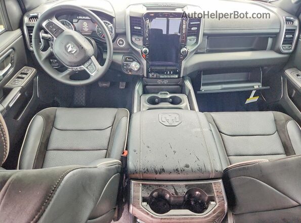 1C6SRFJP3SN547368 2025 RAM 1500 Black Widok deski rozdzielczej