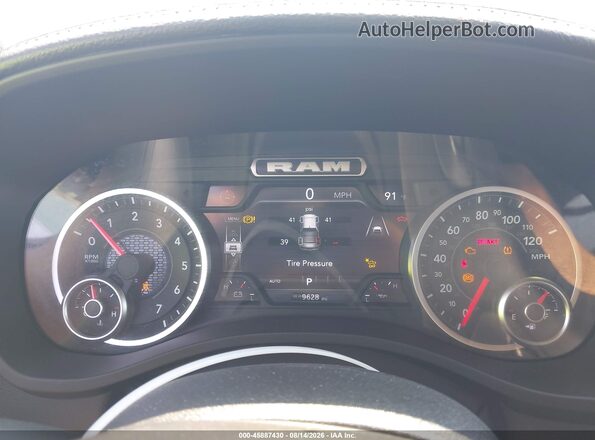 1C6SRFJP6TN307233 2026 RAM 1500 White Widok tylnych siedzeń