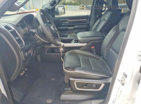 1C6SRFJP8SN546815 2025 RAM 1500 White Front interior view