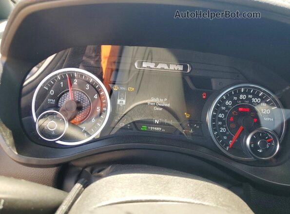 1C6SRFJPXSN547268 2025 RAM 1500 White Widok zestawu wskaźników