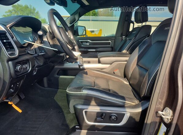1C6SRFJT0LN196367 2020 RAM 1500 Black Front interior view