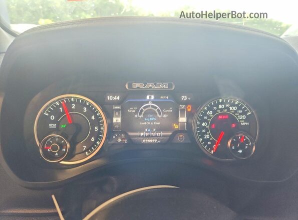 1C6SRFJT0MN623645 2021 RAM 1500 Red ხელსაწყოთა პანელის ხედი