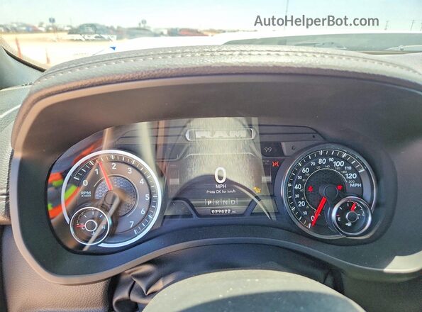 1C6SRFJT1RN211063 2024 RAM 1500 White Instrument cluster view