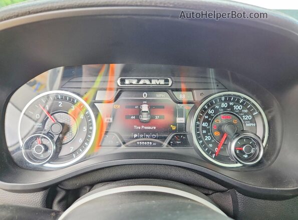 1C6SRFJT2MN538029 2021 RAM 1500 White ხელსაწყოთა პანელის ხედი