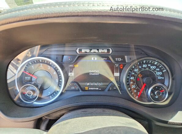 1C6SRFJT2MN822096 2021 RAM 1500 White Widok zestawu wskaźników