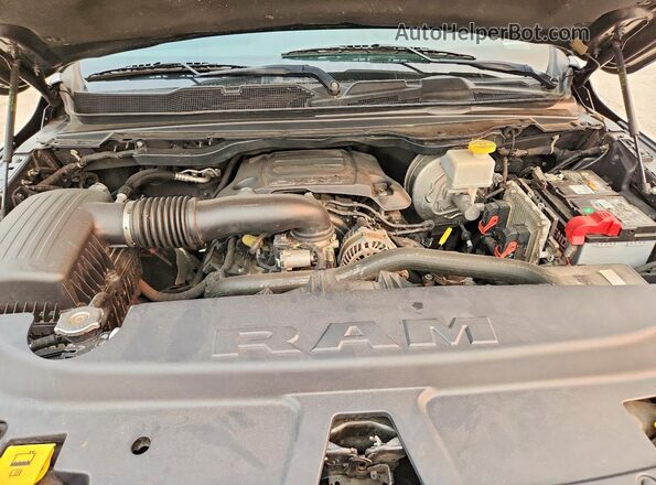 1C6SRFJT3KN709724 2019 RAM 1500 Серый Вид задней части салона