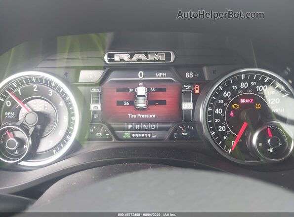 1C6SRFJT3KN820533 2019 RAM 1500 Серый Вид задних сидений