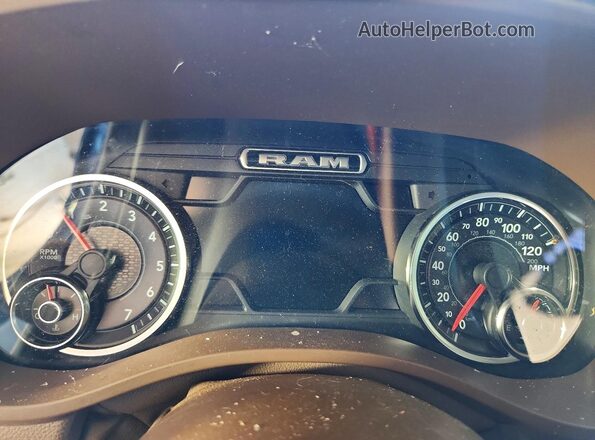 1C6SRFJT3MN673116 2021 RAM 1500 Gray ხელსაწყოთა პანელის ხედი
