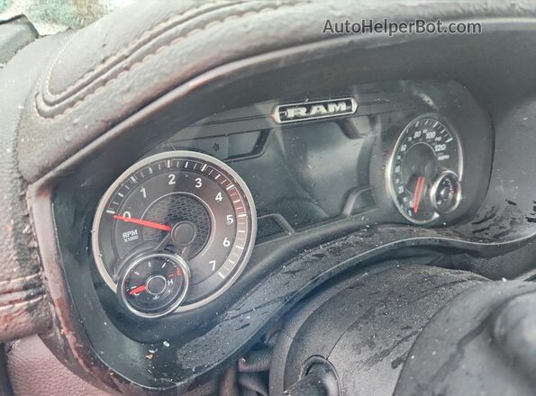 1C6SRFJT3MN820082 2021 RAM 1500 Silver Սարքավորումների վահանակի տեսք