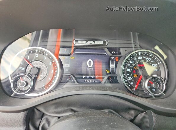 1C6SRFJT3RN106749 2024 RAM 1500 Серебряный Вид щитка приборов