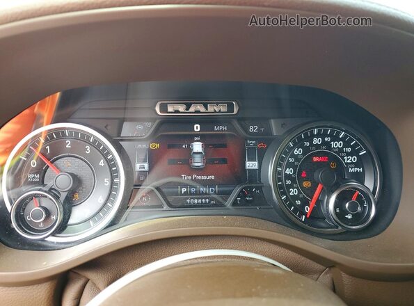 1C6SRFJT5KN697186 2019 RAM 1500 Burgundy Սարքավորումների վահանակի տեսք