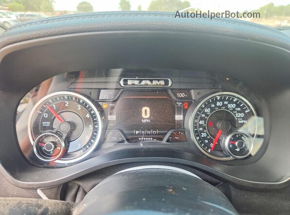 1C6SRFJT5LN240380 2020 RAM 1500 Charcoal Widok zestawu wskaźników