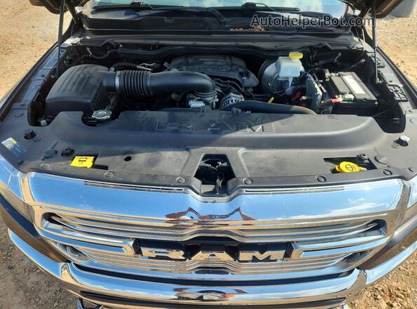 1C6SRFJT5LN240380 2020 RAM 1500 Charcoal Widok wnętrza z tyłu