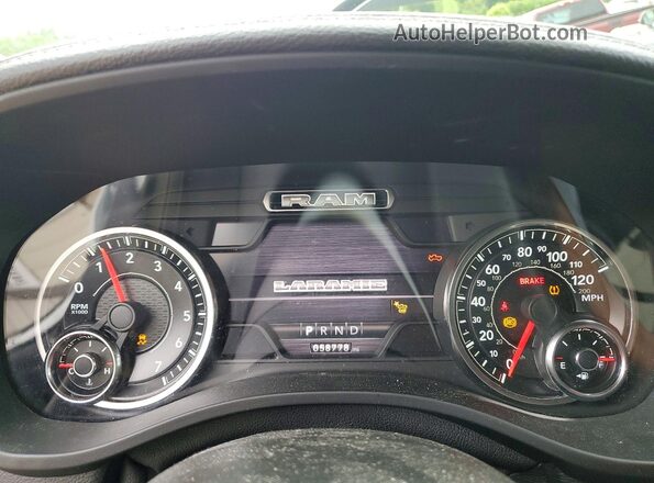1C6SRFJT5MN737933 2021 RAM 1500 White Instrument cluster view