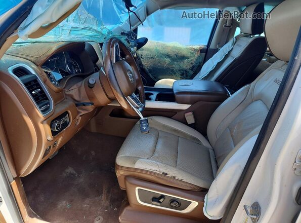 1C6SRFJT8KN920899 2019 RAM 1500 White Вид салону спереду