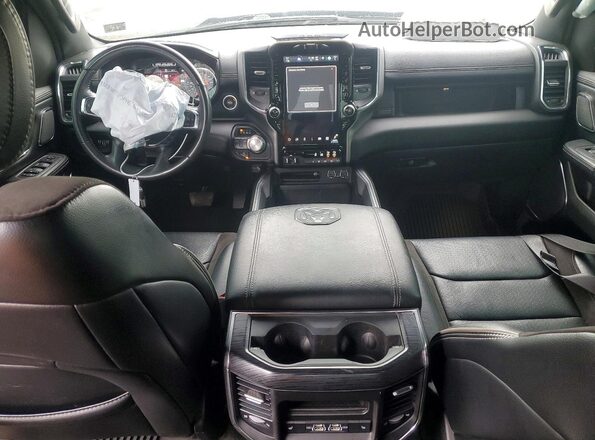 1C6SRFJTXRN155026 2024 RAM 1500 Charcoal Widok deski rozdzielczej