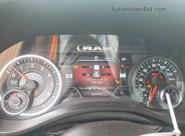 1C6SRFJTXRN155026 2024 RAM 1500 Charcoal Widok zestawu wskaźników
