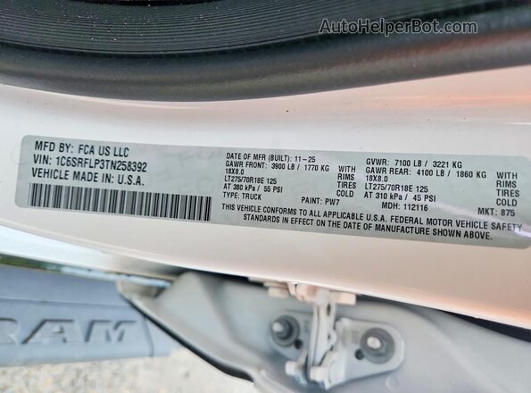 1C6SRFLP3TN258392 2026 RAM 1500 White Vista del compartimento del motor