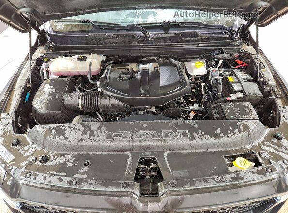 1C6SRFLPXTN264786 2026 RAM 1500 Gray Rear interior view