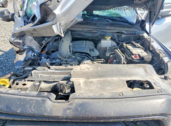 1C6SRFLT0MN600282 2021 RAM 1500 Silver Vista interior trasera
