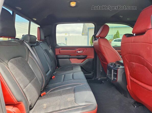 1C6SRFLT5KN676755 2019 RAM 1500 Черный Вид задних сидений