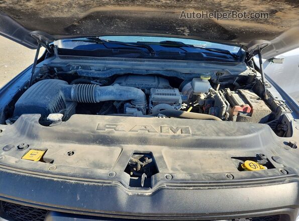 1C6SRFLT5KN730748 2019 RAM 1500 Silver Սալոնի հետևի տեսք