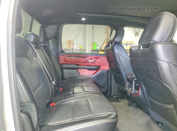 1C6SRFLT8KN883172 2019 RAM 1500 Silver Вид задніх сидінь