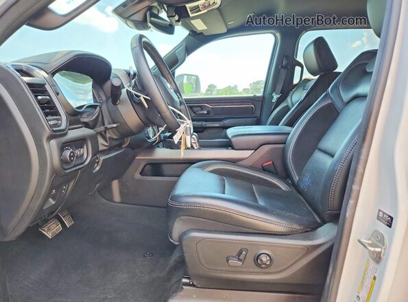 1C6SRFLTXRN110746 2024 RAM 1500 White Front interior view